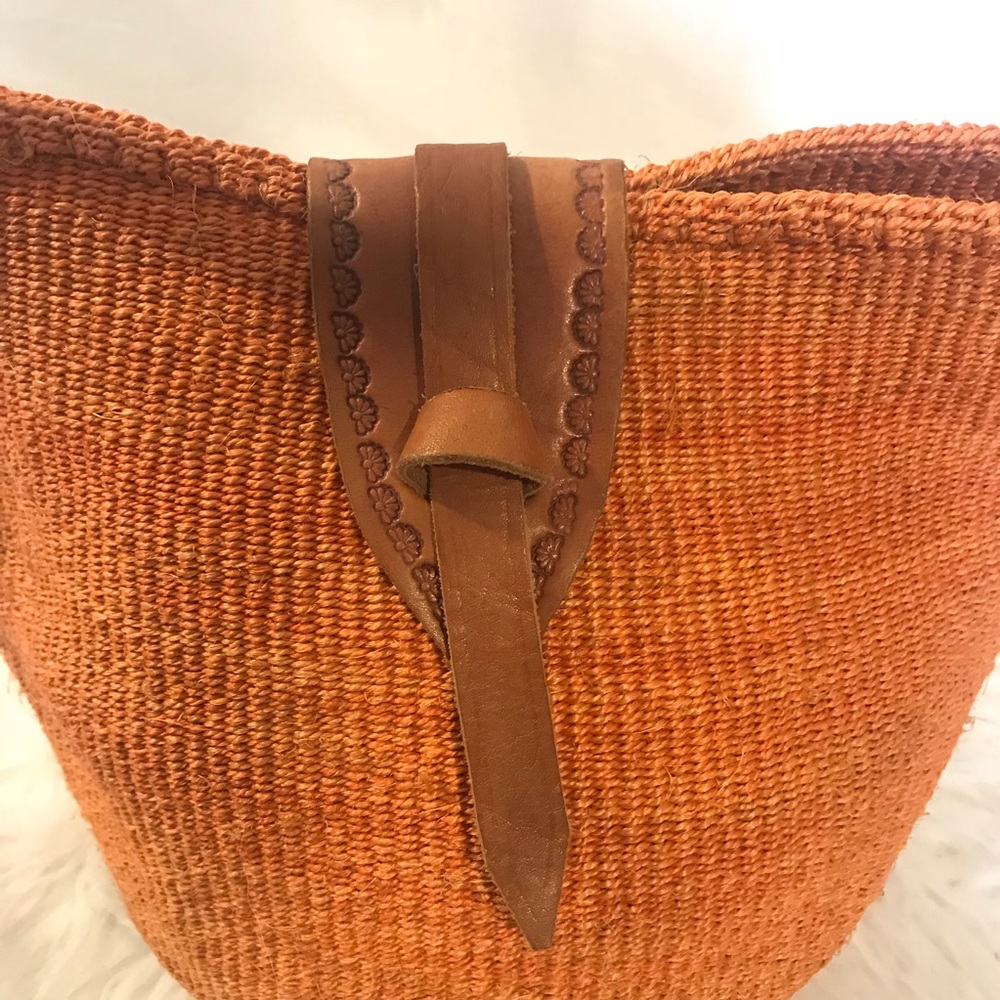 Hand Made Woven Seagrass and Leather Bag - Picture 4 of 6